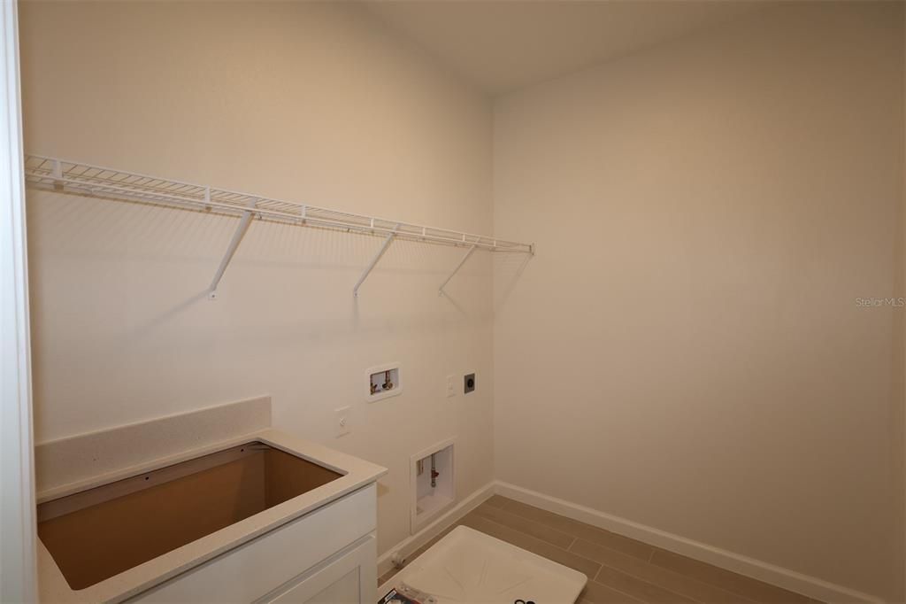 Activo con contrato: $709,990 (5 camas, 4 baños, 3148 Pies cuadrados)