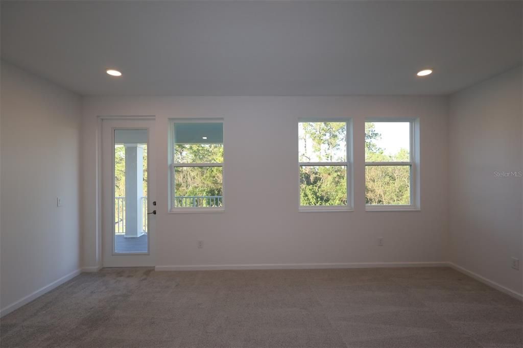 Activo con contrato: $709,990 (5 camas, 4 baños, 3148 Pies cuadrados)