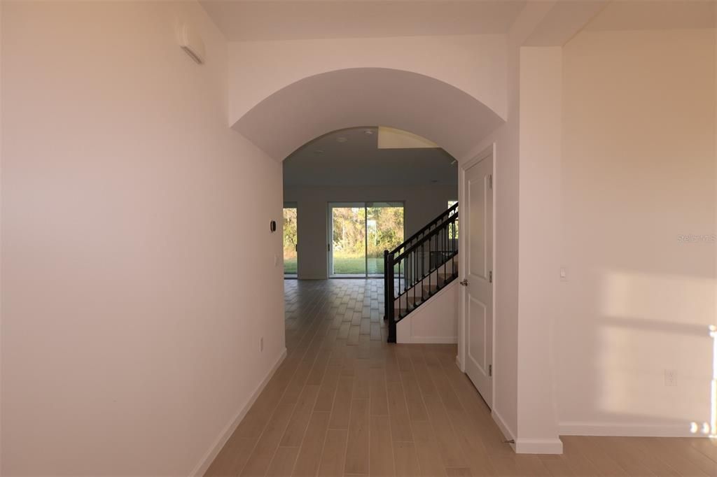 Activo con contrato: $709,990 (5 camas, 4 baños, 3148 Pies cuadrados)