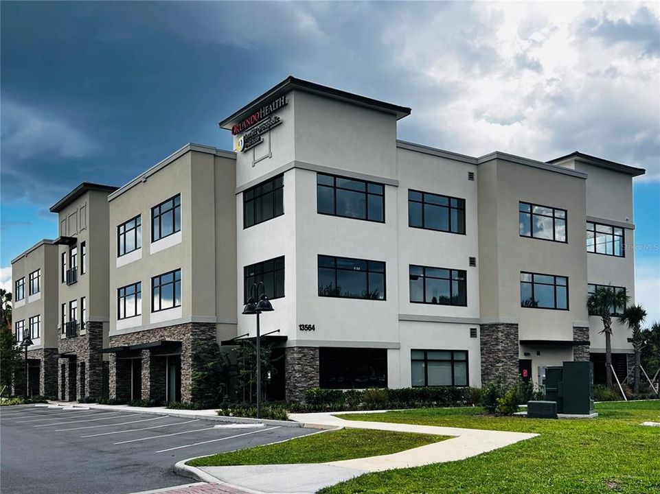 На продажу: $34,740 (0 спален, 0 ванн, 764 Квадратных фут)