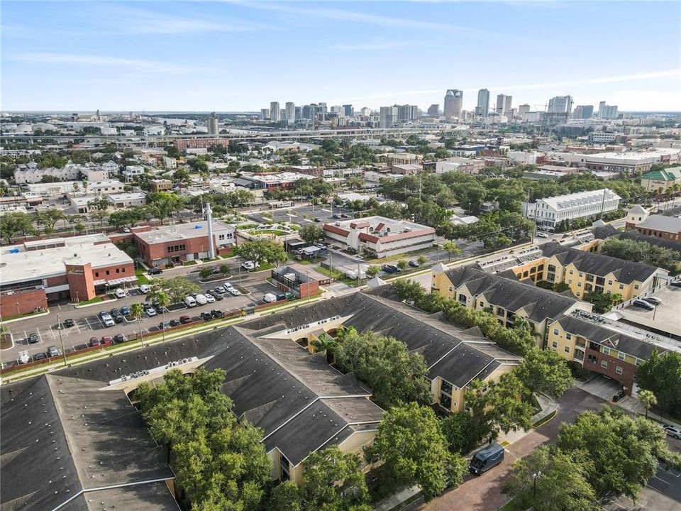 Под контрактом: $155,000 (1 спален, 1 ванн, 598 Квадратных фут)