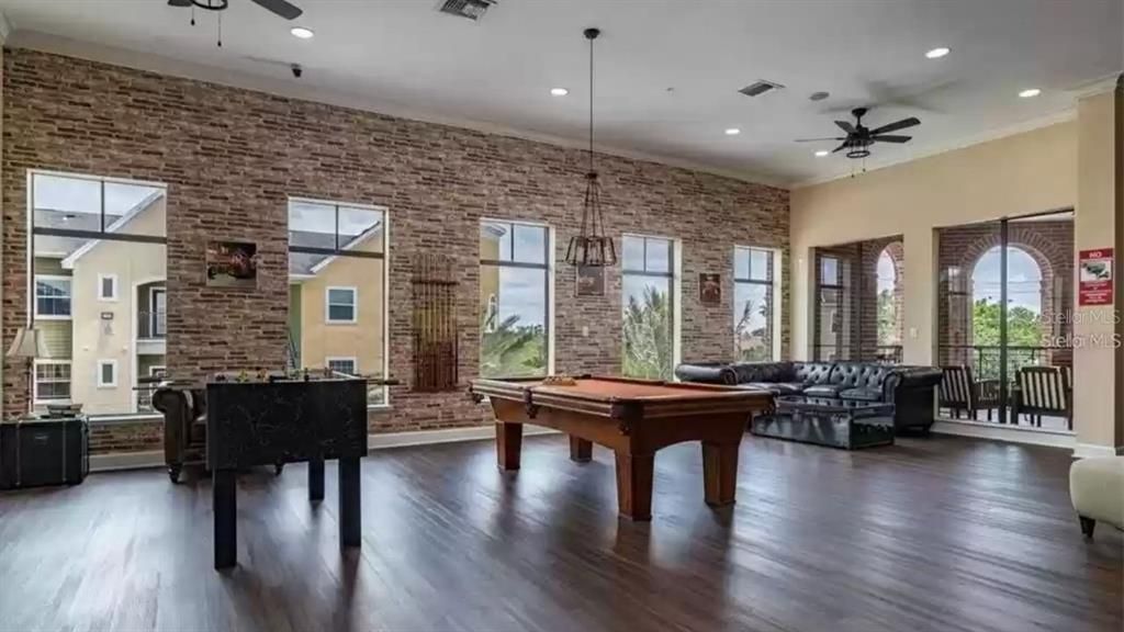 Под контрактом: $155,000 (1 спален, 1 ванн, 598 Квадратных фут)