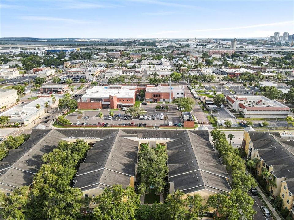 Под контрактом: $155,000 (1 спален, 1 ванн, 598 Квадратных фут)