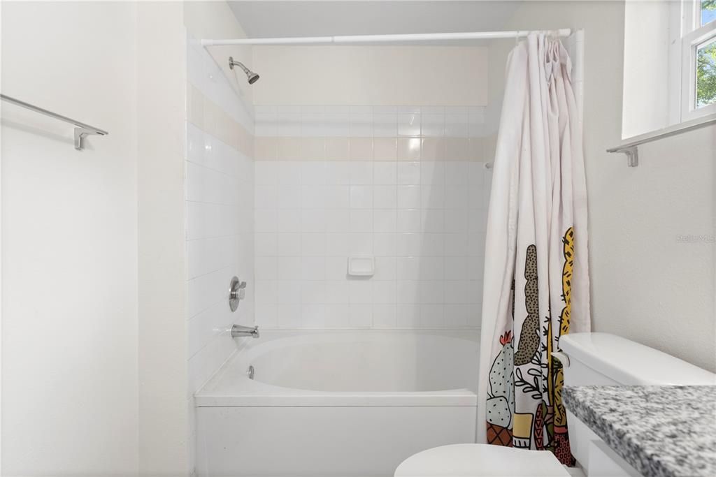 Под контрактом: $155,000 (1 спален, 1 ванн, 598 Квадратных фут)