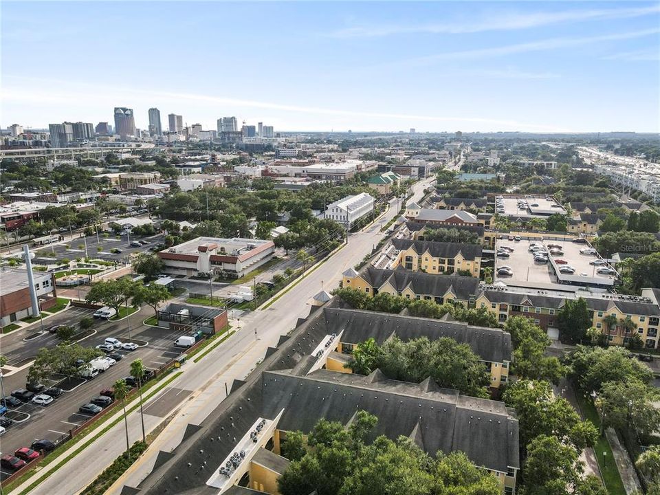 Под контрактом: $155,000 (1 спален, 1 ванн, 598 Квадратных фут)