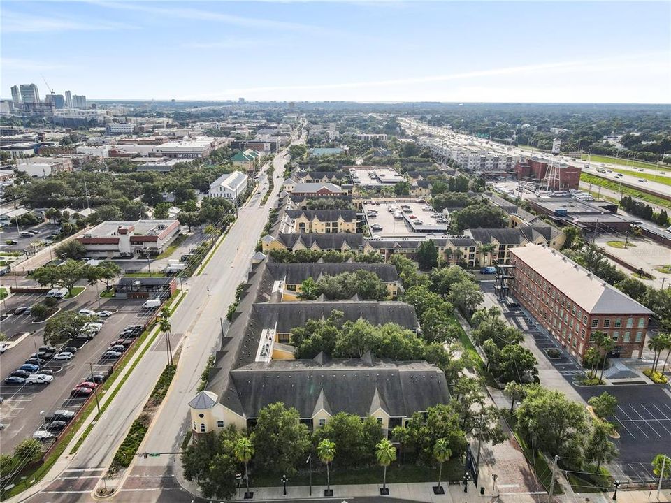 Под контрактом: $155,000 (1 спален, 1 ванн, 598 Квадратных фут)