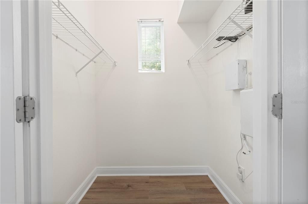 Под контрактом: $155,000 (1 спален, 1 ванн, 598 Квадратных фут)