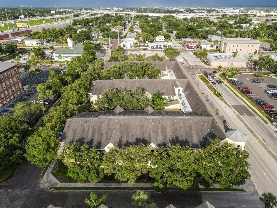 Под контрактом: $155,000 (1 спален, 1 ванн, 598 Квадратных фут)