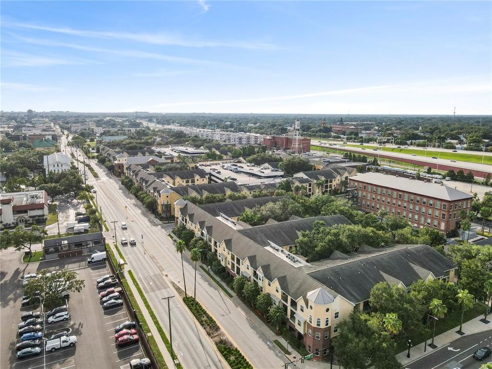 Под контрактом: $155,000 (1 спален, 1 ванн, 598 Квадратных фут)