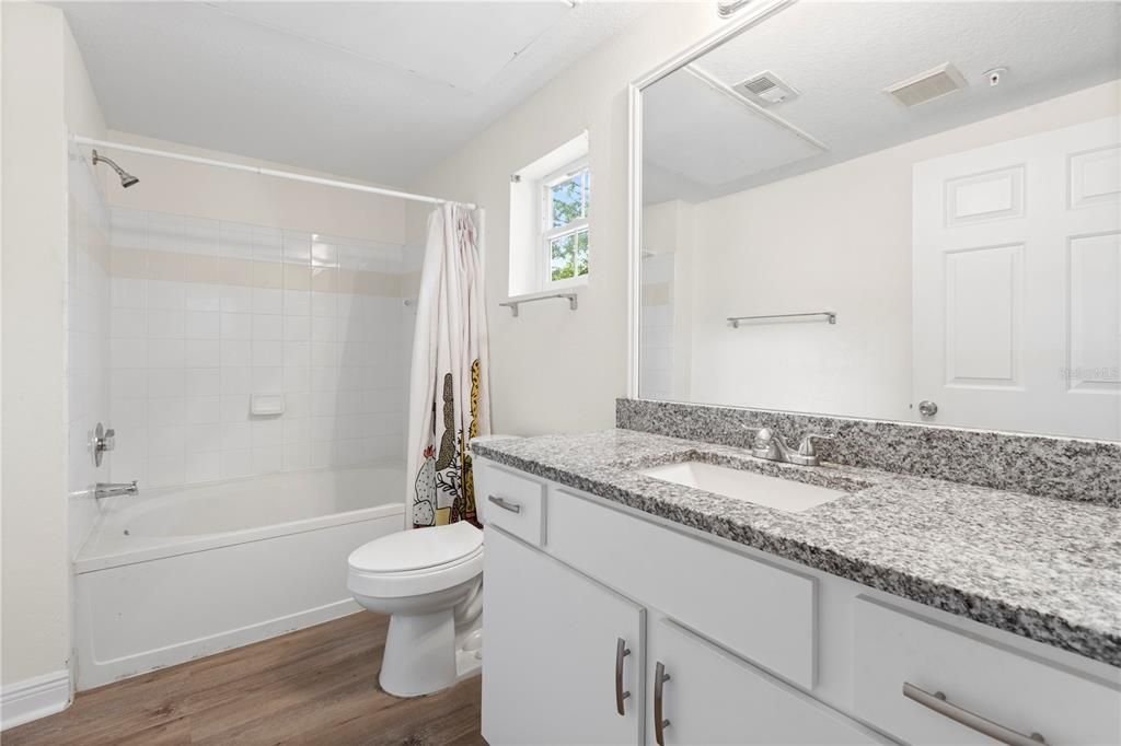 Под контрактом: $155,000 (1 спален, 1 ванн, 598 Квадратных фут)