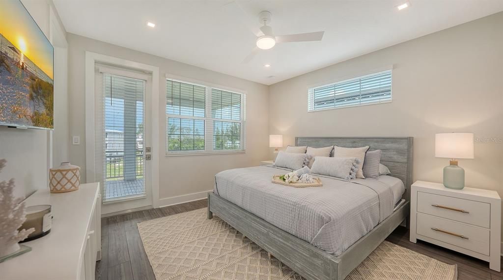 待售: $1,375,000 (3 贝兹, 2 浴室, 1678 平方英尺)