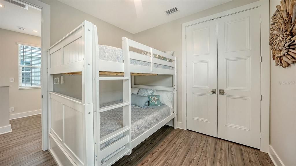 待售: $1,375,000 (3 贝兹, 2 浴室, 1678 平方英尺)