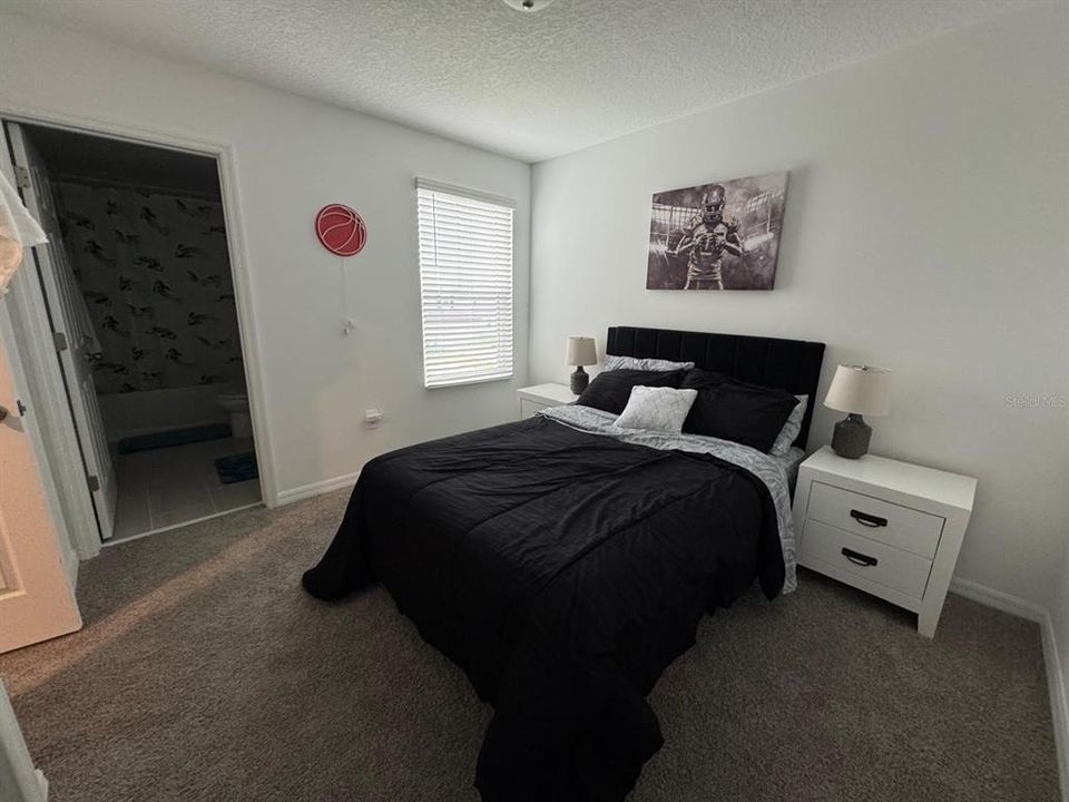 Active With Contract: $2,350 (3 beds, 2 baths, 1561 Square Feet)