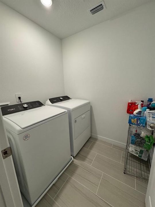 Active With Contract: $2,350 (3 beds, 2 baths, 1561 Square Feet)