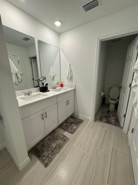 Active With Contract: $2,350 (3 beds, 2 baths, 1561 Square Feet)