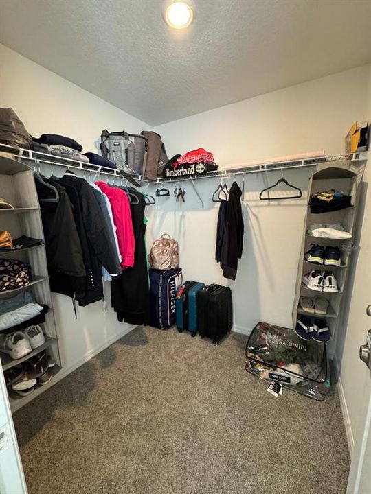 Active With Contract: $2,350 (3 beds, 2 baths, 1561 Square Feet)