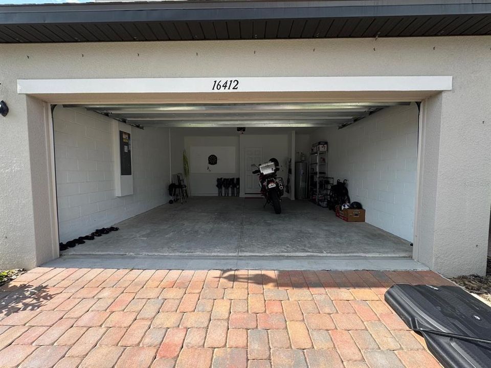 Active With Contract: $2,350 (3 beds, 2 baths, 1561 Square Feet)