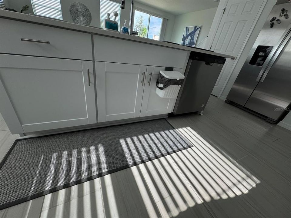 Active With Contract: $2,350 (3 beds, 2 baths, 1561 Square Feet)