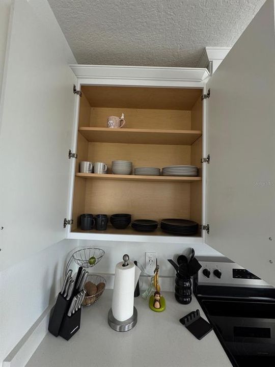 Active With Contract: $2,350 (3 beds, 2 baths, 1561 Square Feet)