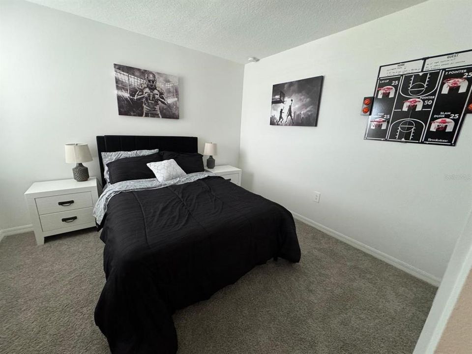 Active With Contract: $2,350 (3 beds, 2 baths, 1561 Square Feet)