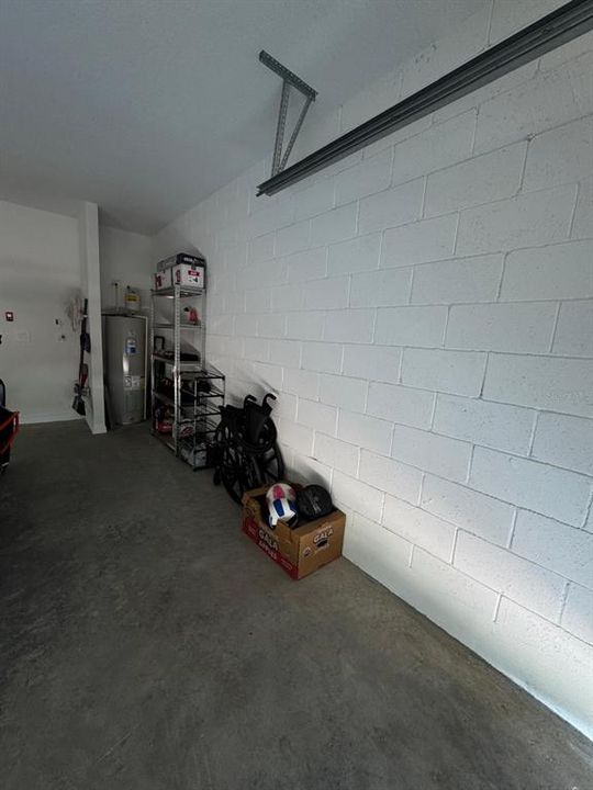 Active With Contract: $2,350 (3 beds, 2 baths, 1561 Square Feet)