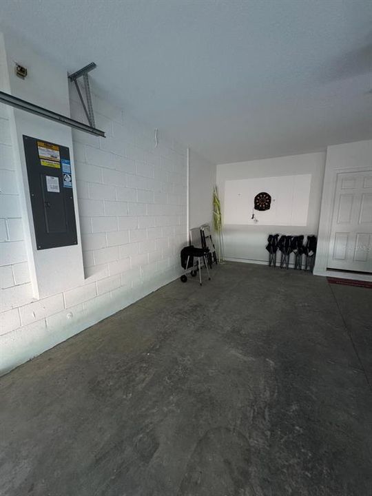 Active With Contract: $2,350 (3 beds, 2 baths, 1561 Square Feet)