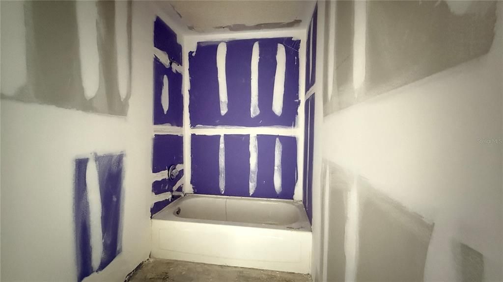 На продажу: $99,900 (2 спален, 2 ванн, 876 Квадратных фут)