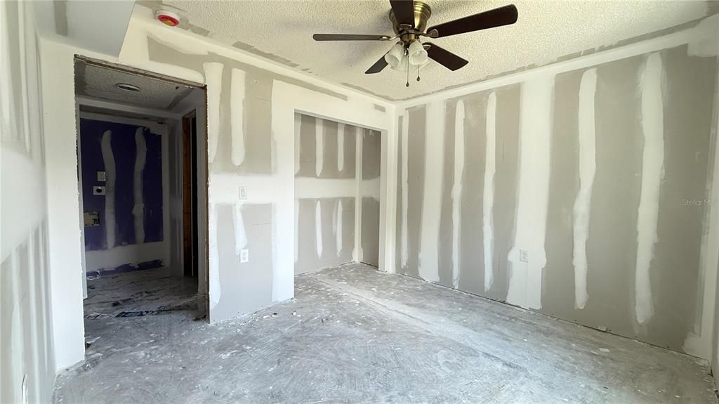 На продажу: $99,900 (2 спален, 2 ванн, 876 Квадратных фут)