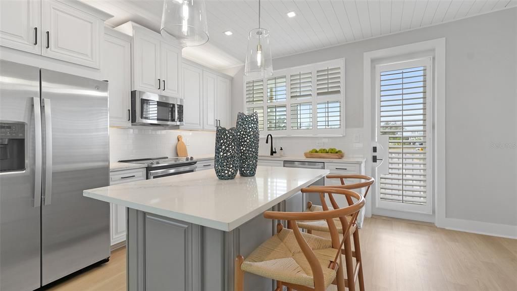 For Sale: $1,910,000 (4 beds, 2 baths, 1803 Square Feet)