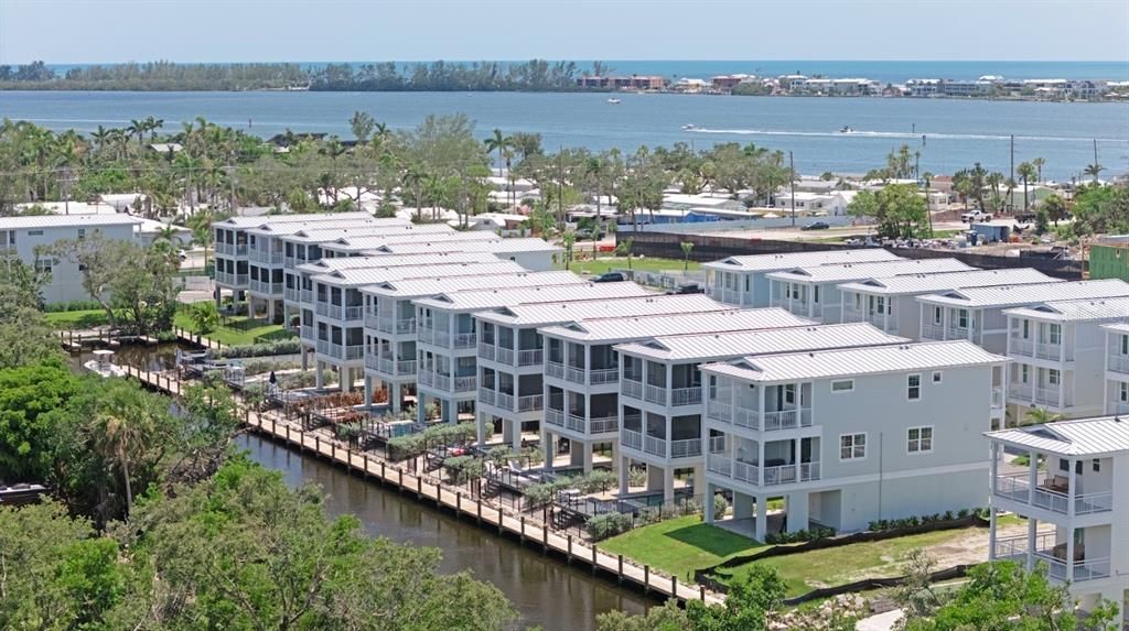 For Sale: $1,910,000 (4 beds, 2 baths, 1803 Square Feet)