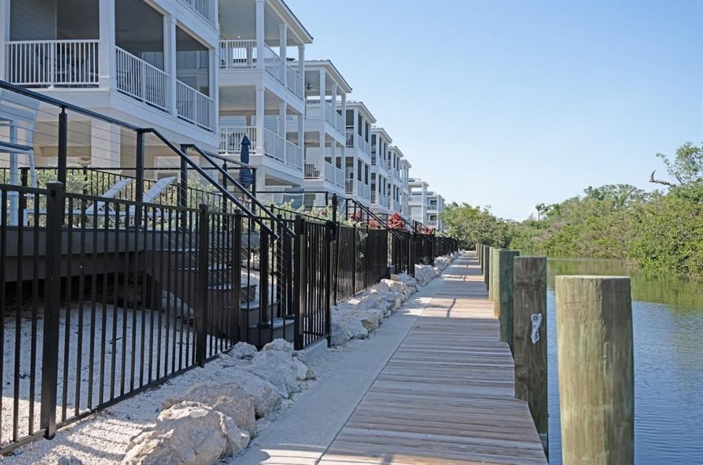 For Sale: $1,910,000 (4 beds, 2 baths, 1803 Square Feet)