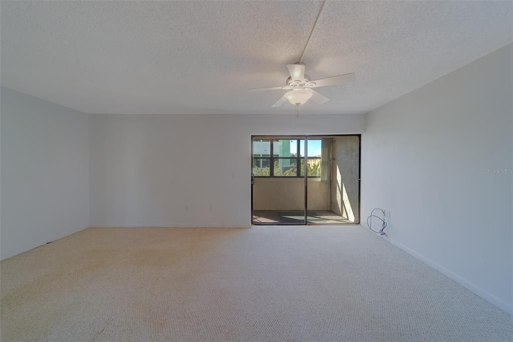 На продажу: $359,000 (2 спален, 2 ванн, 1258 Квадратных фут)