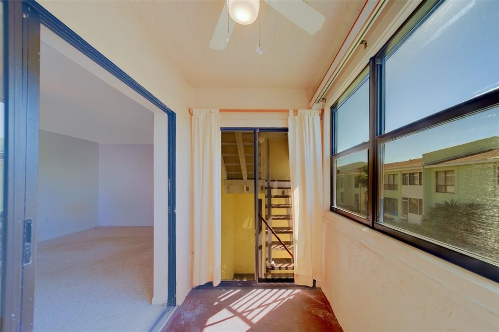 На продажу: $359,000 (2 спален, 2 ванн, 1258 Квадратных фут)