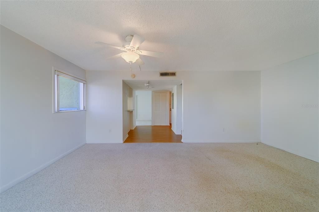 На продажу: $359,000 (2 спален, 2 ванн, 1258 Квадратных фут)