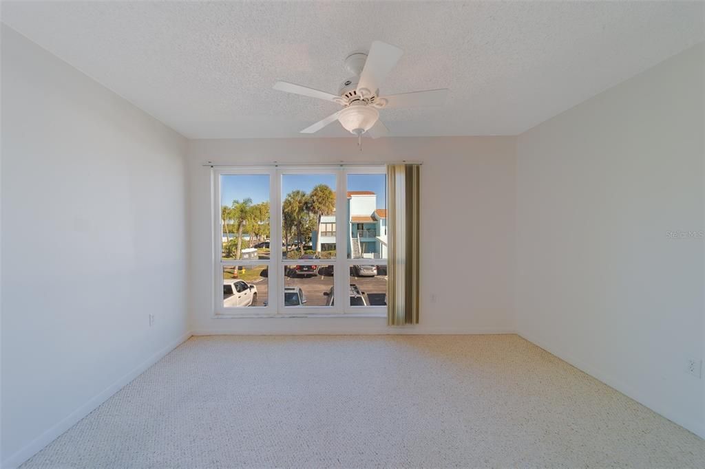 На продажу: $359,000 (2 спален, 2 ванн, 1258 Квадратных фут)