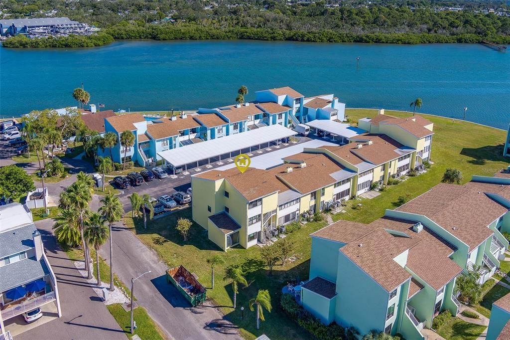 На продажу: $359,000 (2 спален, 2 ванн, 1258 Квадратных фут)