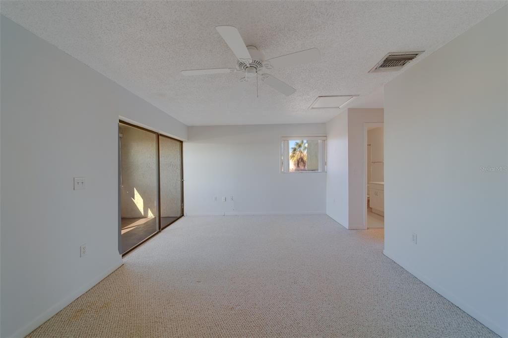 На продажу: $359,000 (2 спален, 2 ванн, 1258 Квадратных фут)