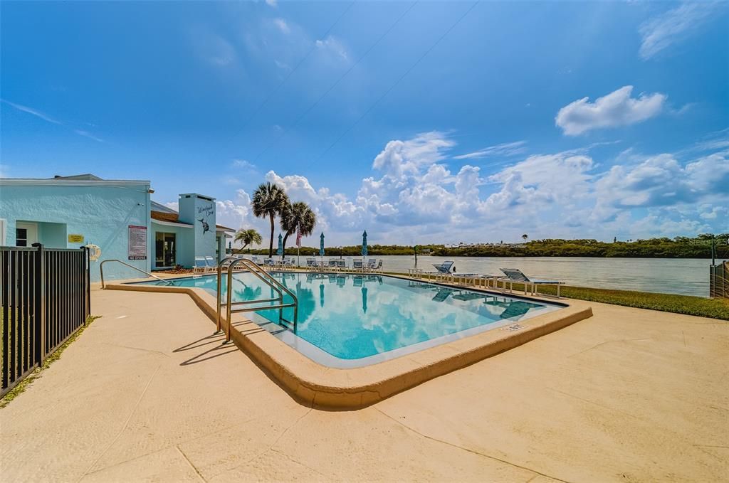 На продажу: $359,000 (2 спален, 2 ванн, 1258 Квадратных фут)