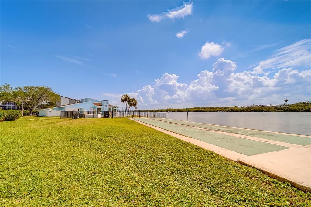 На продажу: $359,000 (2 спален, 2 ванн, 1258 Квадратных фут)