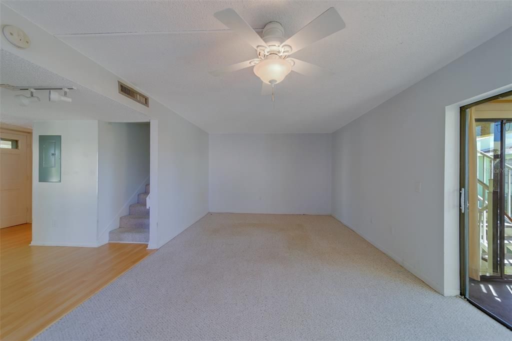 На продажу: $359,000 (2 спален, 2 ванн, 1258 Квадратных фут)