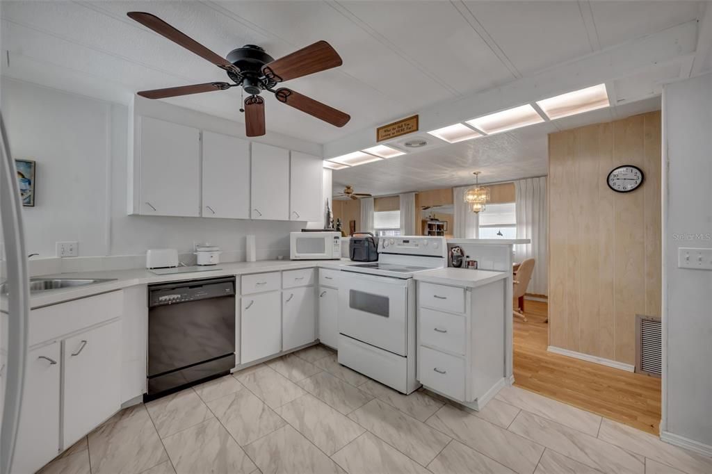 En Venta: $125,000 (2 camas, 2 baños, 1304 Pies cuadrados)