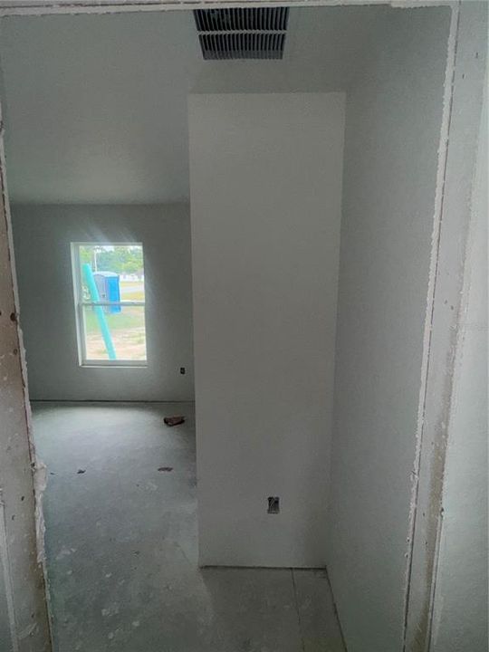 Под контрактом: $254,900 (3 спален, 2 ванн, 1700 Квадратных фут)