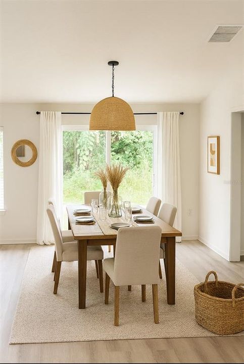 Под контрактом: $254,900 (3 спален, 2 ванн, 1700 Квадратных фут)