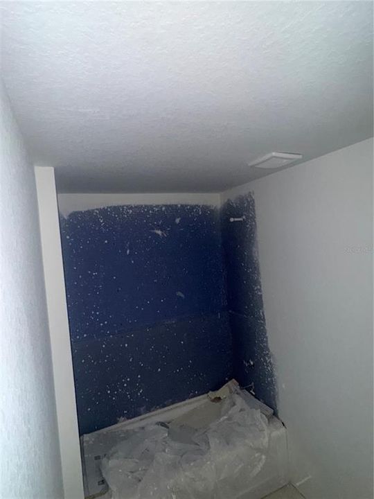 Под контрактом: $254,900 (3 спален, 2 ванн, 1700 Квадратных фут)