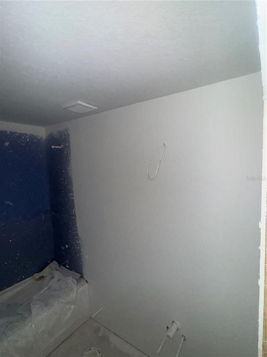 Под контрактом: $254,900 (3 спален, 2 ванн, 1700 Квадратных фут)