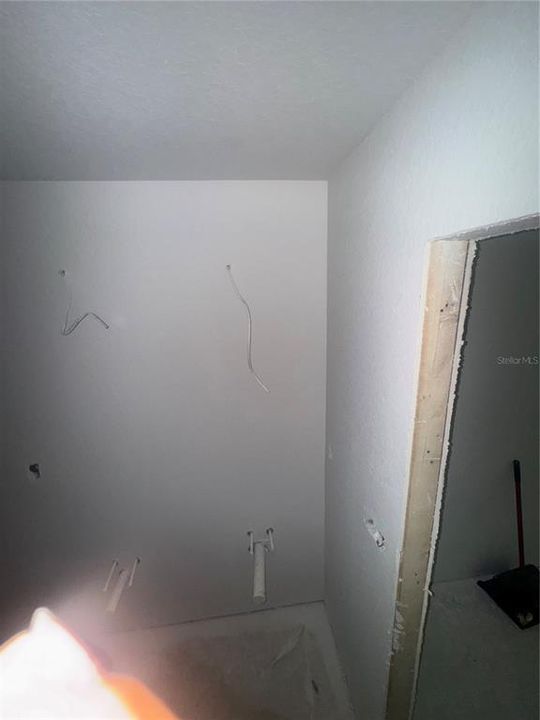 Под контрактом: $254,900 (3 спален, 2 ванн, 1700 Квадратных фут)