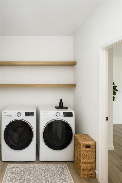 Под контрактом: $254,900 (3 спален, 2 ванн, 1700 Квадратных фут)