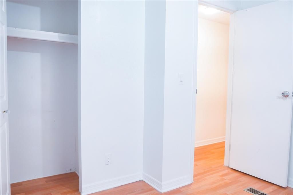 На продажу: $250,000 (3 спален, 2 ванн, 1240 Квадратных фут)