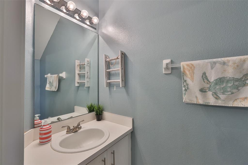 For Sale: $235,000 (2 beds, 2 baths, 1340 Square Feet)