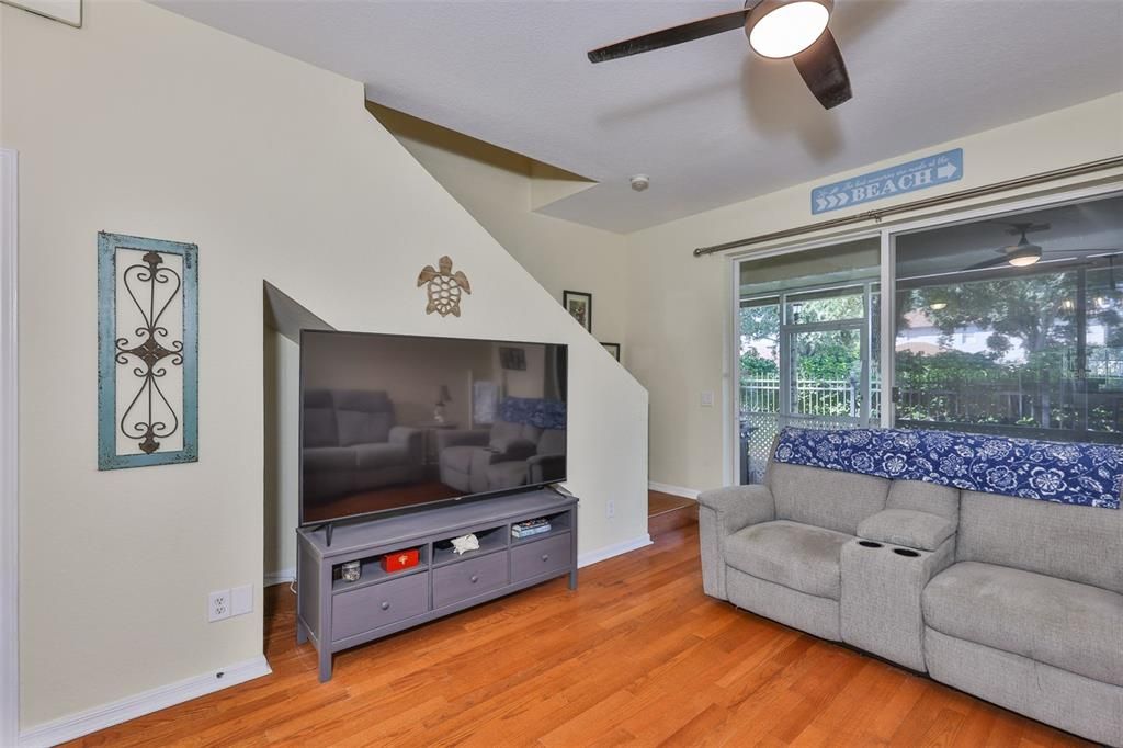 For Sale: $235,000 (2 beds, 2 baths, 1340 Square Feet)